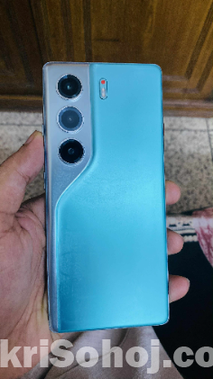 Tecno Camon 40